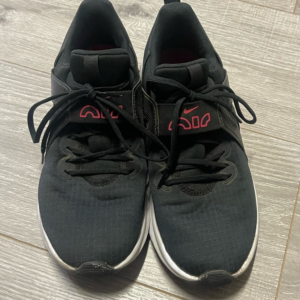 Women’s Nike Air Max Black and Pink Sneakers